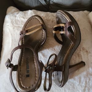 Leather brown and gold heels